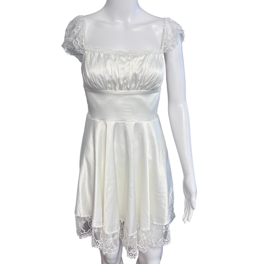 EYNMIN NWT Women’s White Satin & Lace Dress w/ Corset Back Sz. MD